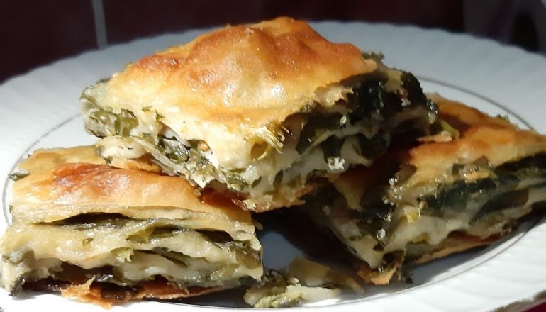 Ispanaklı Peynirli Elde Açma Börek